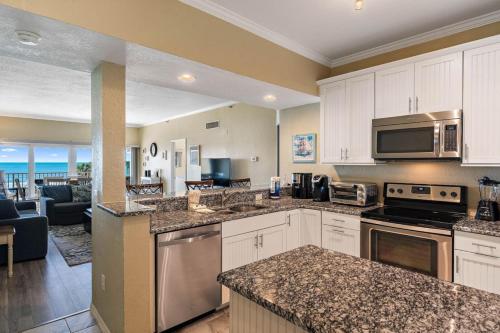 San Remo 207 Gulf Front Luxury 3BD 2BA in in Clearwater Beach, USA