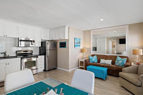 Sea Rocket 28 1BD 1BA Beachside Tranquility in in St Pete Beach, USA