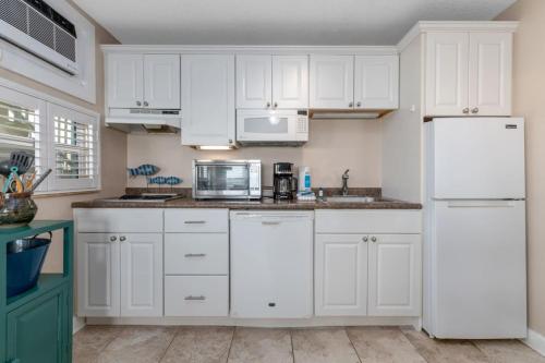 Ground Floor Beach Front Excellence SR 7 in St Pete Beach, USA