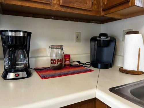 The Cabin-walk to the beach in Terra Alta