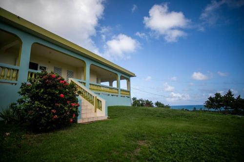 Mariposa Beach House in Arecibo