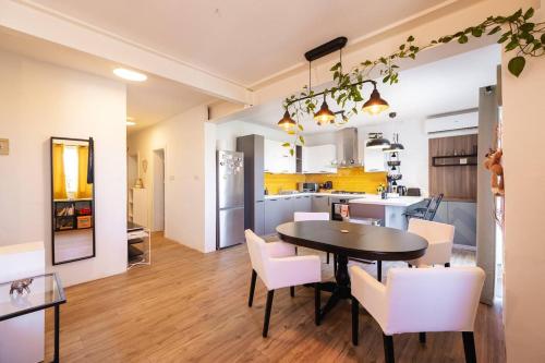 Rinella beach house in Birgu