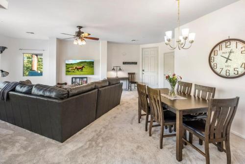 Luxury 3 Bedroom Office Den Condo Fountain Hills in Fountain Hills