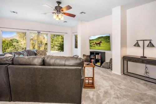 Luxury 3 Bedroom Office Den Condo Fountain Hills in Fountain Hills