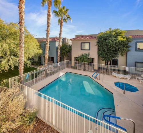 Luxury 3 Bedroom Office Den Condo Fountain Hills in Fountain Hills