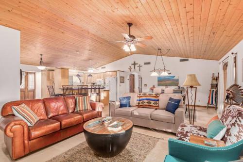 Sunrise Oasis your Western Oasis in the Desert