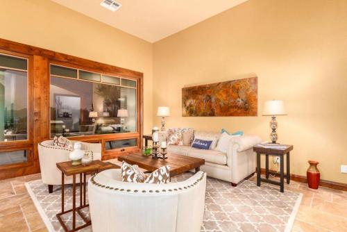 AZ Desert Views Pool Spa Sleep 8