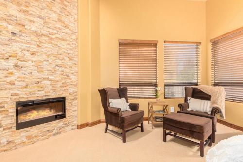 AZ Desert Views Pool Spa Sleep 8