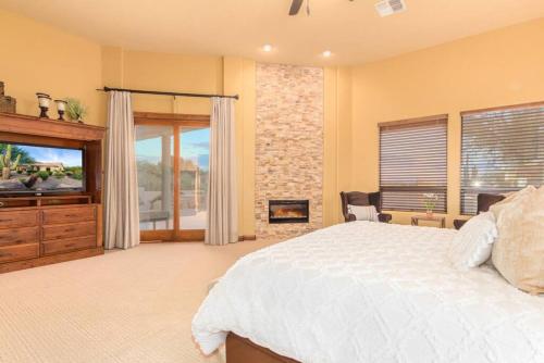 AZ Desert Views Pool Spa Sleep 8