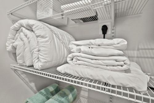 3BR2Bth TD Garden BOS MIT Harvard 2 Parking Spaces 3BR2Bth TD Garden BOS MIT Harvard 2 Parking Spaces