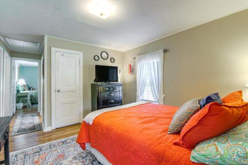 Charming Country Home with Yard - 14 Mi to Ole Miss! Charming Country Home with Yard - 14 Mi to Ole Miss!