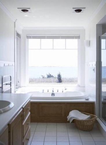 Outermost Compound w 1,750 Private Beach, Reduced in Edgartown, USA
