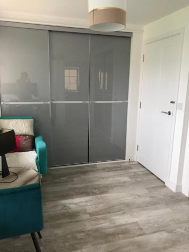 Two bedrooms with 3 double beds 2 bathrooms Two bedrooms with 3 double beds 2 bathrooms