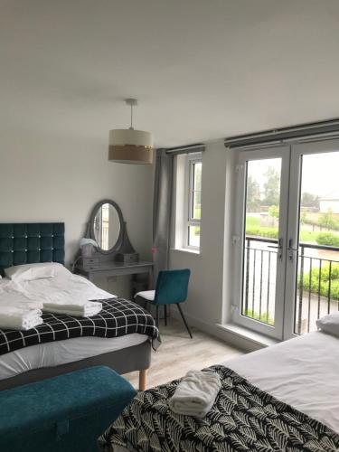 Two bedrooms with 3 double beds 2 bathrooms Two bedrooms with 3 double beds 2 bathrooms