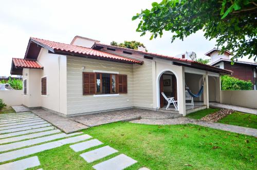 Casa 50 mts da praia em Canajurê N1375