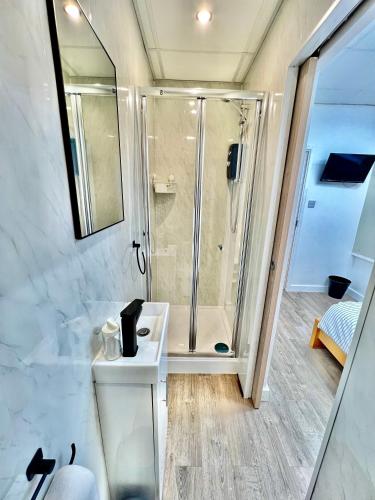 Lux Super King private Bath MediaCity, MUFC, Salford, Манчестер (фото 10)