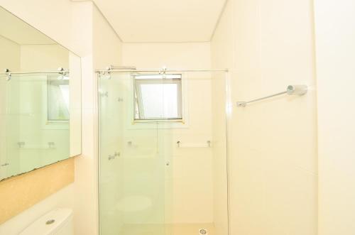 Jurerê para 6 hóspedes a 2 quadras da praia N1705