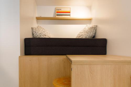 Pleasant 1BD Duplex for 4 Batignolles, Paris (photo 6)