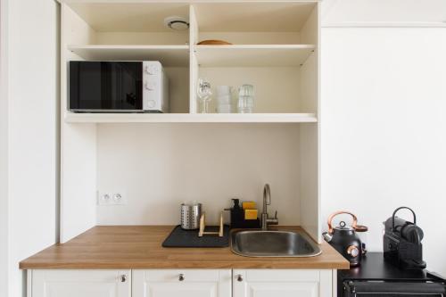 Pleasant 1BD Duplex for 4 Batignolles, Paris (photo 7)