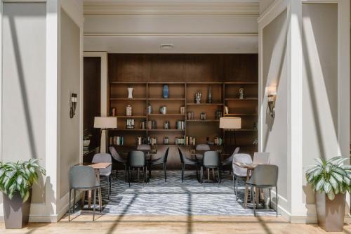 Standard Queen Room image 2