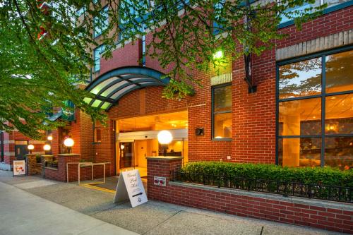 Grand Park Hotel & Suites Downtown Vancouver, Ascend Hotel Collection in Vancouver, Canada