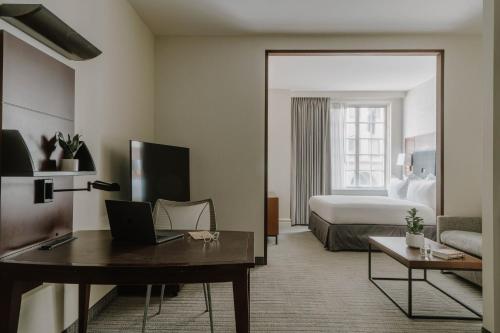 Club Quarters Hotel in Houston - image 7