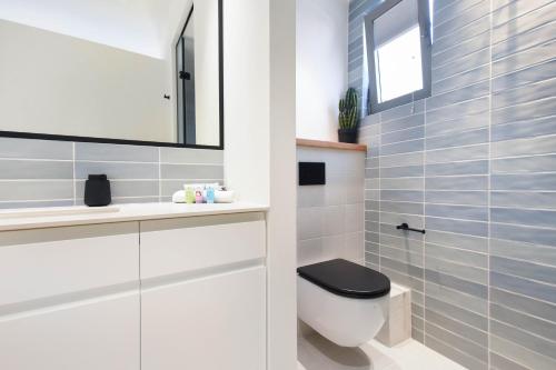Three-Bedroom Apartment image 10