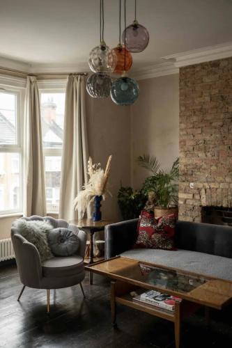 Alba's Den - A creative sanctuary in NW10 London, Londyn