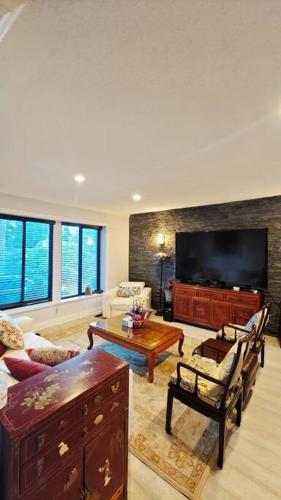 Luxury house with pleasure of life in Surrey, Canada