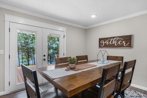 Nordins Lake House Peaceful Lakefront Hideaway on Delaware Bay in Dardanelle, USA