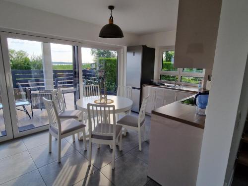 廚房, Villa Lago am Plauer See in 阿爾特什未林