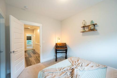 The Sente, New Home, Two Miles to Downtown Charlotte in Charlotte, USA