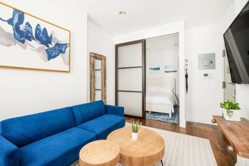 69-2B Prime Lower East East BRAND NEW 1br Apt in New York, USA