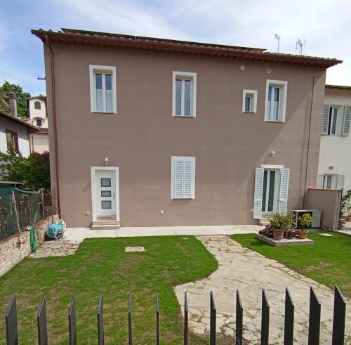 A szálláshely kívülről, Casa nel borgo di Capraia in Capraia E Limite
