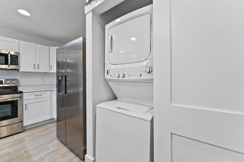 Modern Living 2-bedroom,2 Bath Home Downtown Wpb in West Palm Beach, USA