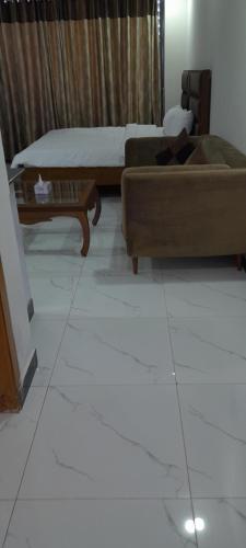 BM1 plaza #98 - image 2