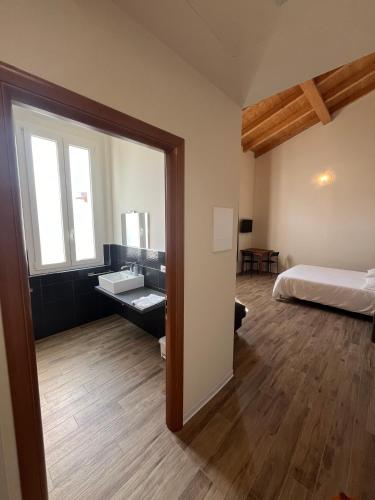 Casa nel borgo di Capraia in Capraia E Limite
