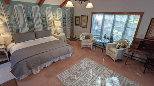 Crystal Lake Paradise - Gorgeous Lakefront Luxury! in Frankfort