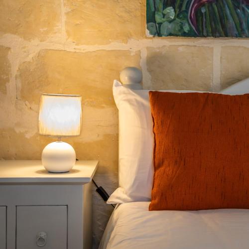 Room 4 - Family room x 3 by Solea, Għarb (photo 9)