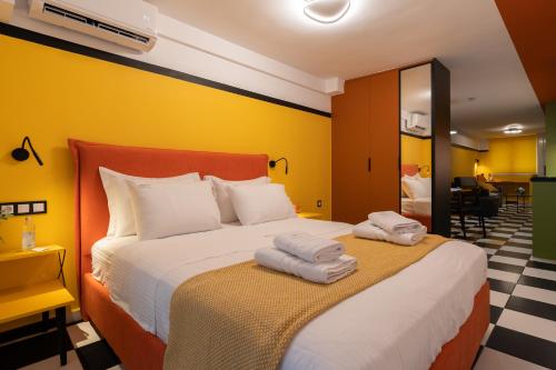 Color Bliss Pagrati Apartment, Atene
