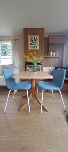 Nessy's Place (sta caravan) in Wateren