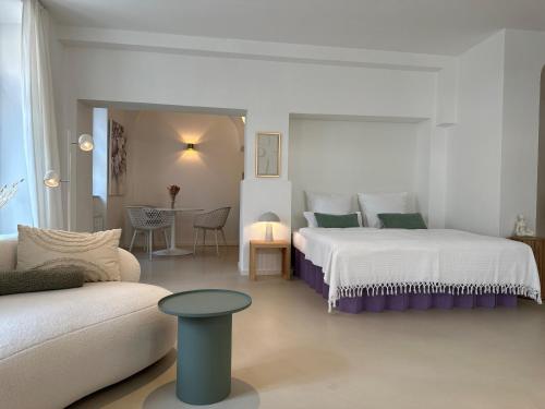 Super zentral mit Parkplatz, Fenster verspiegelt Super zentral mit Parkplatz, Fenster verspiegelt