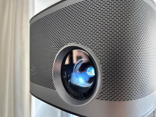 Super zentral mit Parkplatz, Fenster verspiegelt Super zentral mit Parkplatz, Fenster verspiegelt