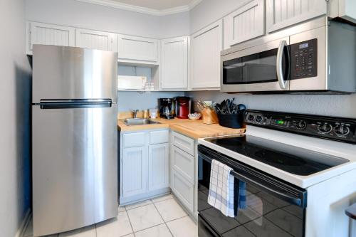 Beachfront Family Condo with Stunning Views! Beachfront Family Condo with Stunning Views!