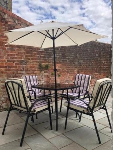 The Bakery By The Butler Collection in ארונדל