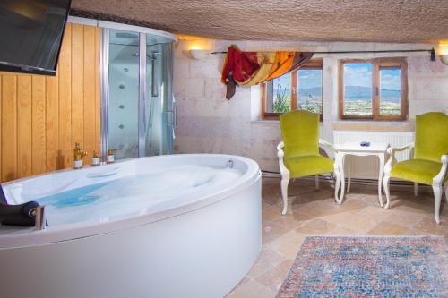 Cappadocia Fairy Chimneys Selfie Cave Hotel - 주변 환경
