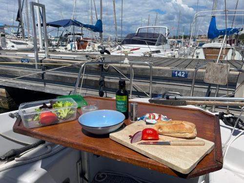 Yacht Studio Galarne near La Marine