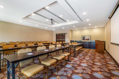 Best Western Plus Lytle Inn & Suites - 회의실/연회장