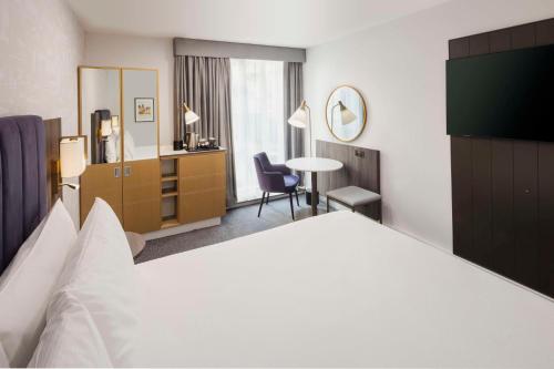 DoubleTree by Hilton Manchester Piccadilly - image 14