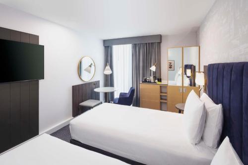 DoubleTree by Hilton Manchester Piccadilly - image 9